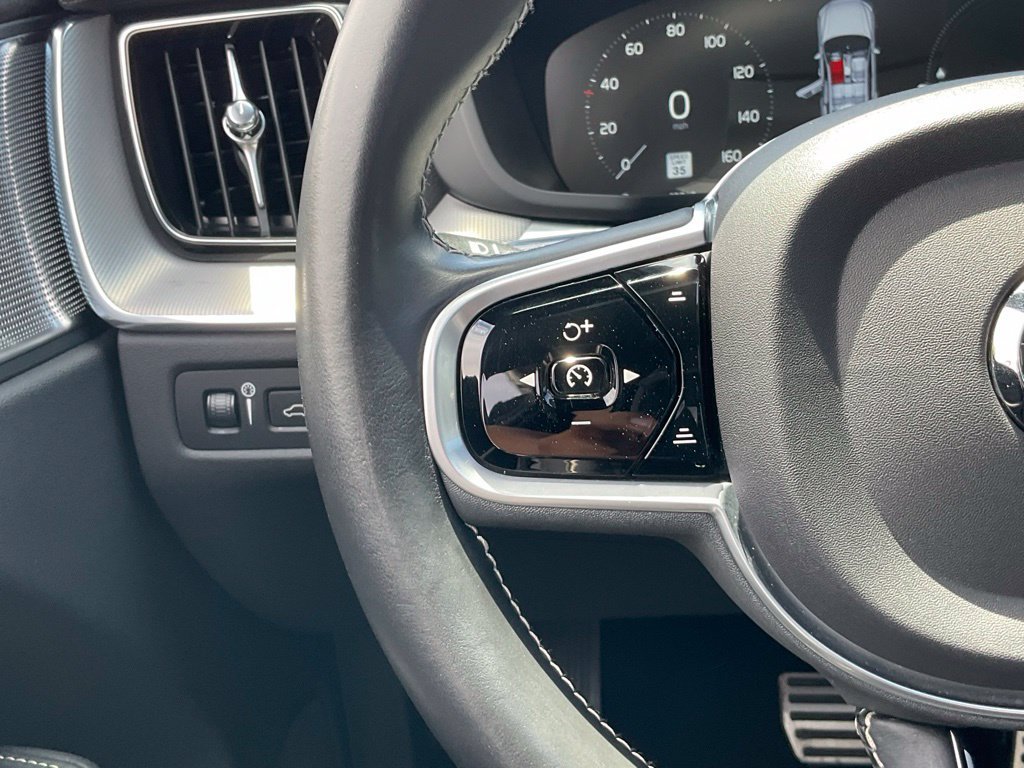 Used 2021 Volvo XC60 T8 R-Design w/ Advanced Package AWD/4WD image 40