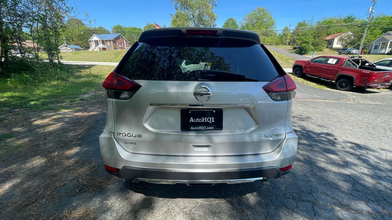 Used 2018 Nissan Rogue SV w/ Sun & Sound Touring Package image 7