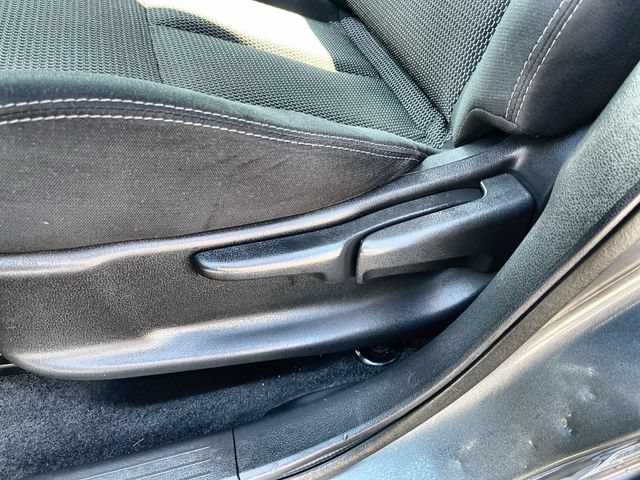 Used 2018 Nissan Versa SV FWD image 16