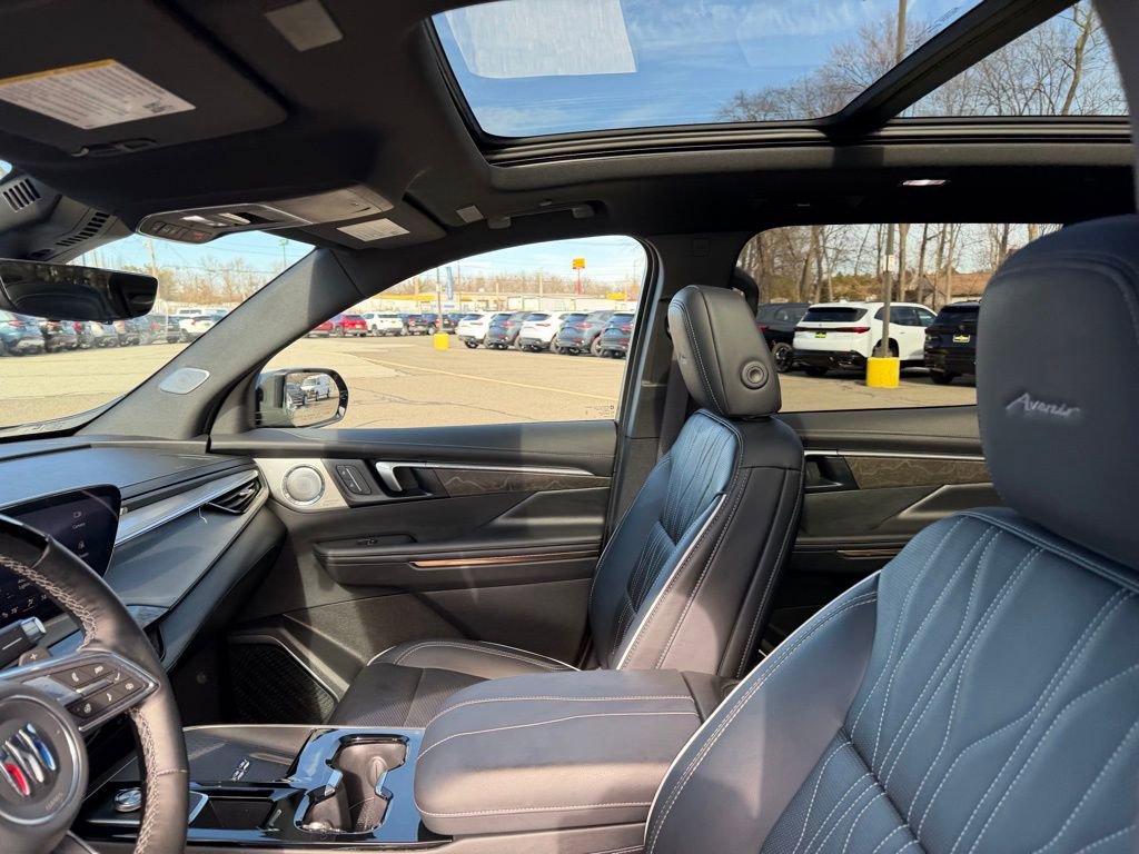 Used 2025 Buick Enclave Avenir w/ Super Cruise Package image 19