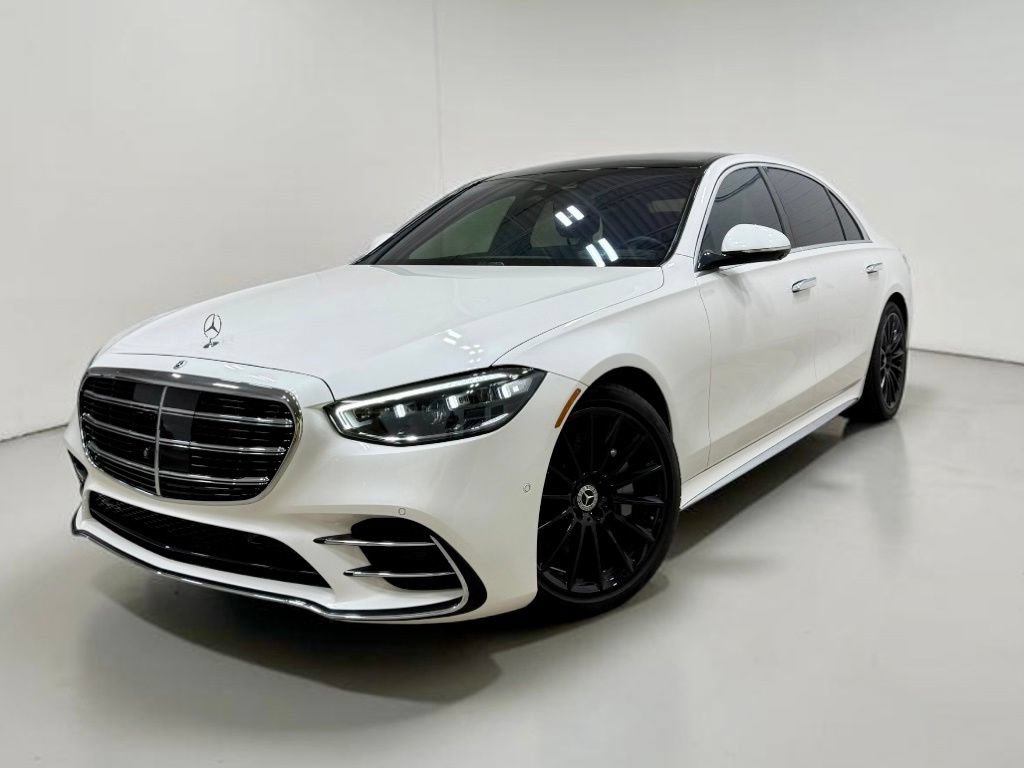 Used 2022 Mercedes-Benz S 500 4MATIC w/ AMG Line Package image 2