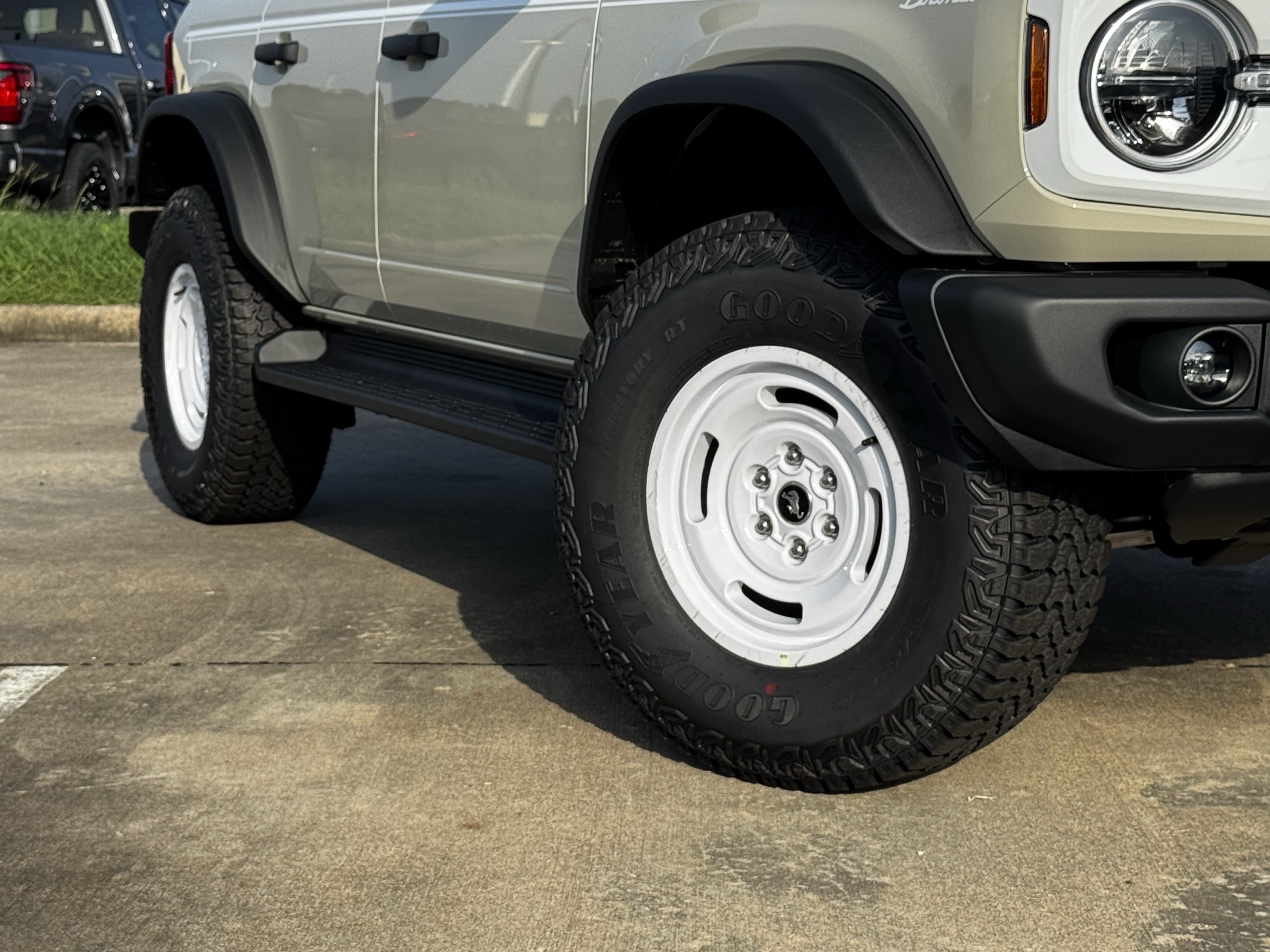 New 2026 Ford Bronco Heritage Edition AWD/4WD image 12