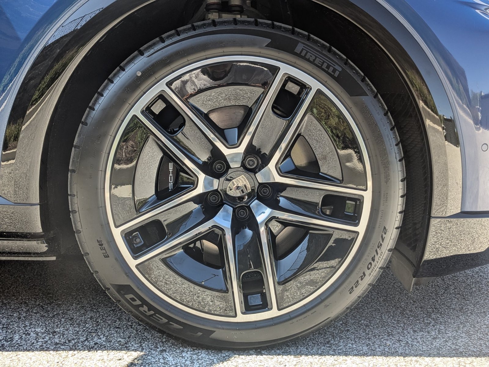 New 2026 Porsche Cayenne Turbo Electric AWD/4WD image 30