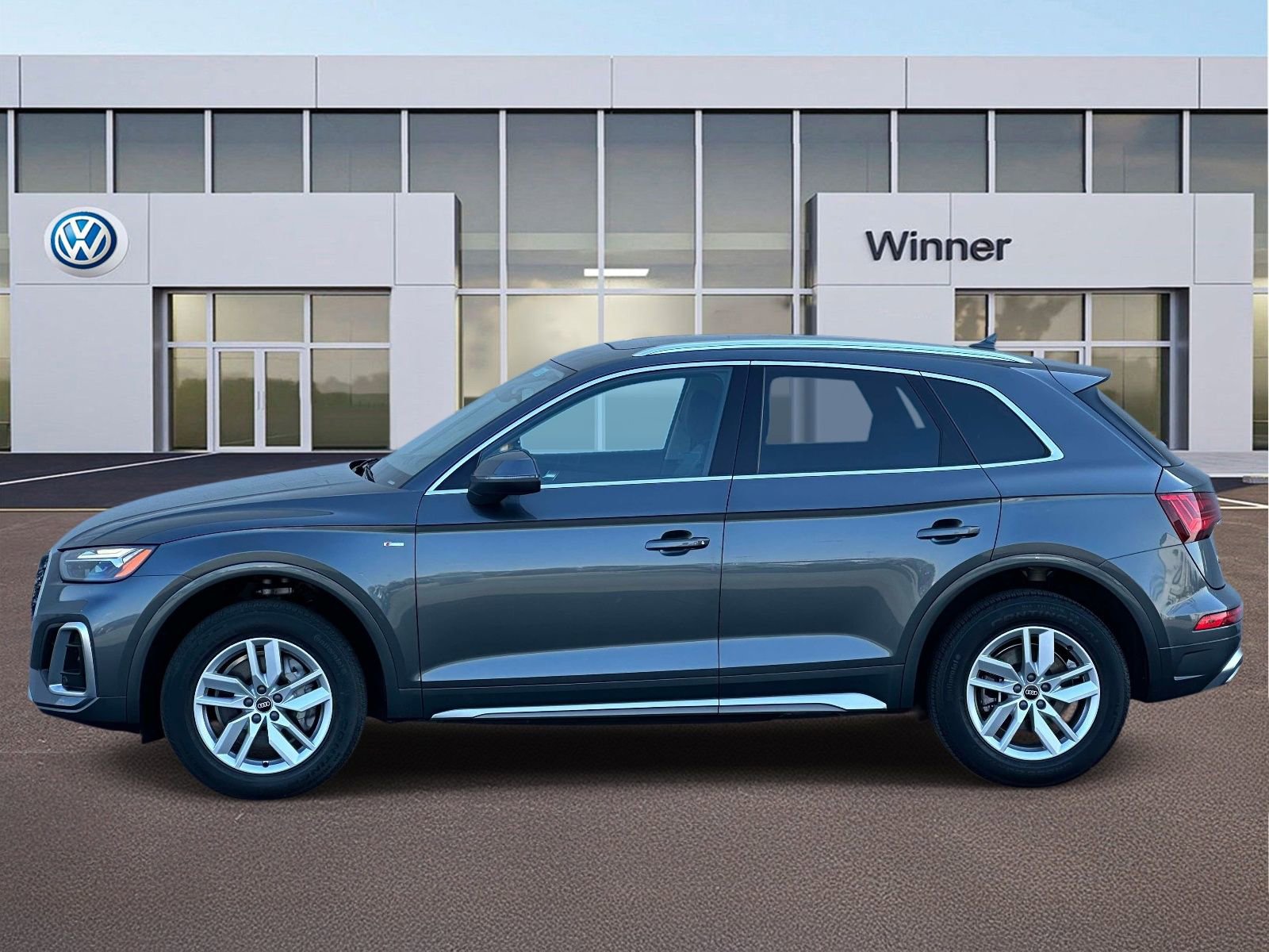 Used 2023 Audi Q5 2.0T Premium w/ Convenience Package AWD/4WD image 2
