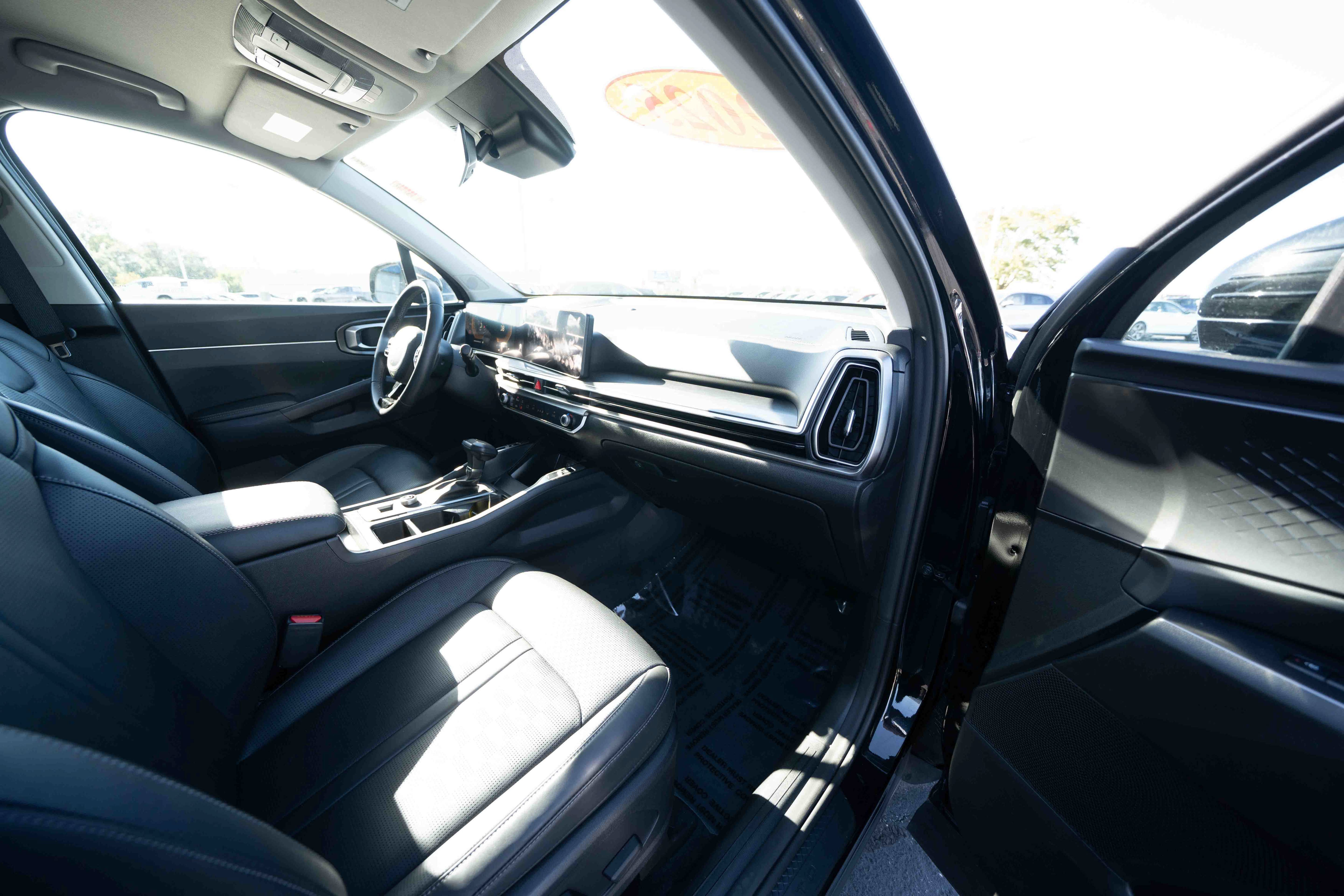 Used 2025 Kia Sorento EX FWD image 26