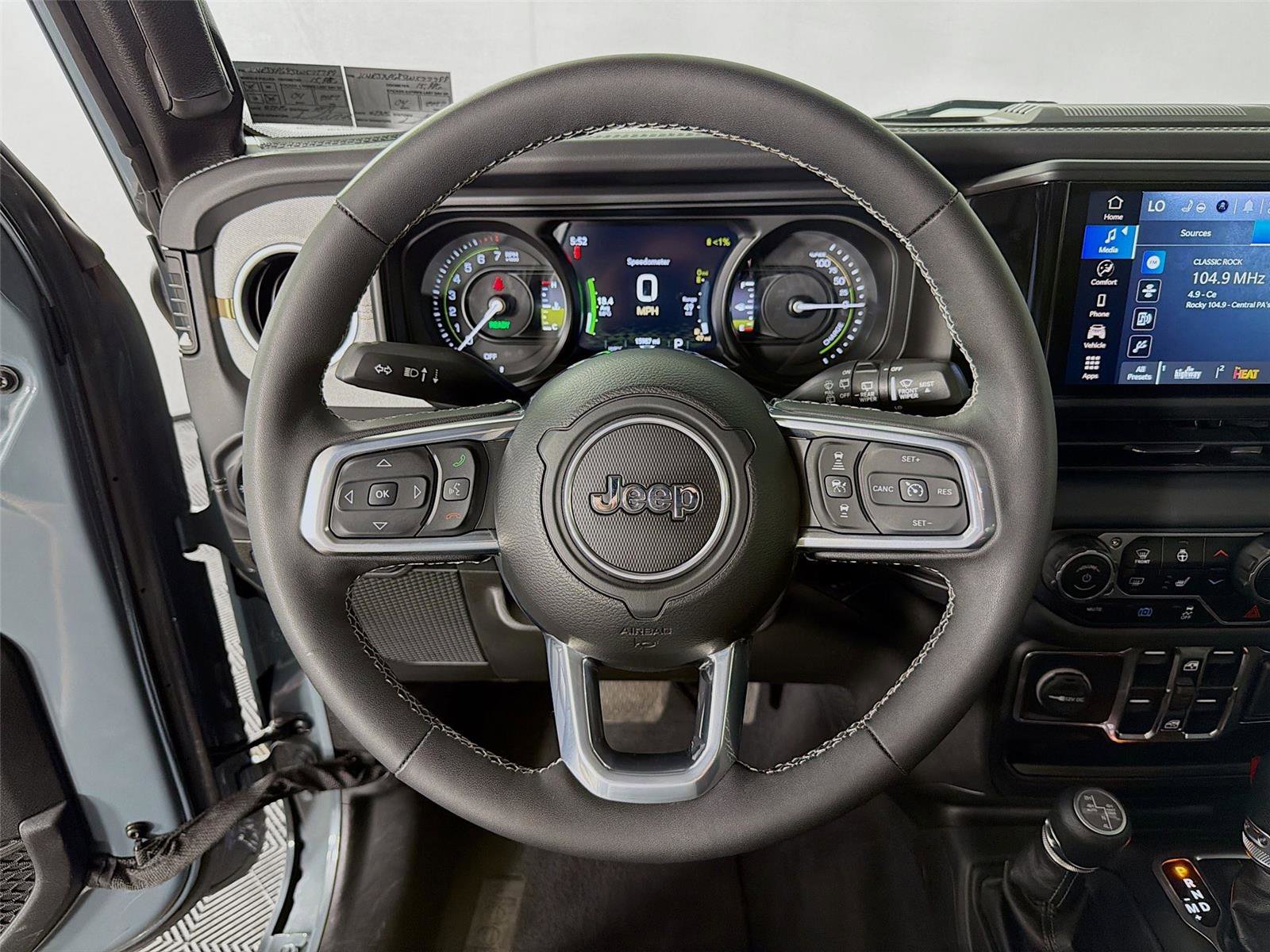 Used 2025 Jeep Wrangler Sahara w/ Safety Group AWD/4WD image 12