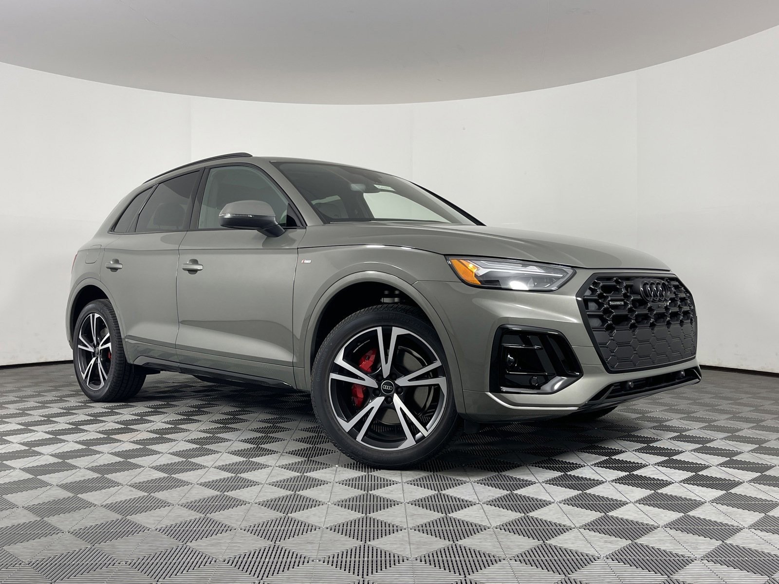 New 2025 Audi Q5 2.0T Premium Plus w/ Premium Plus Package image 2