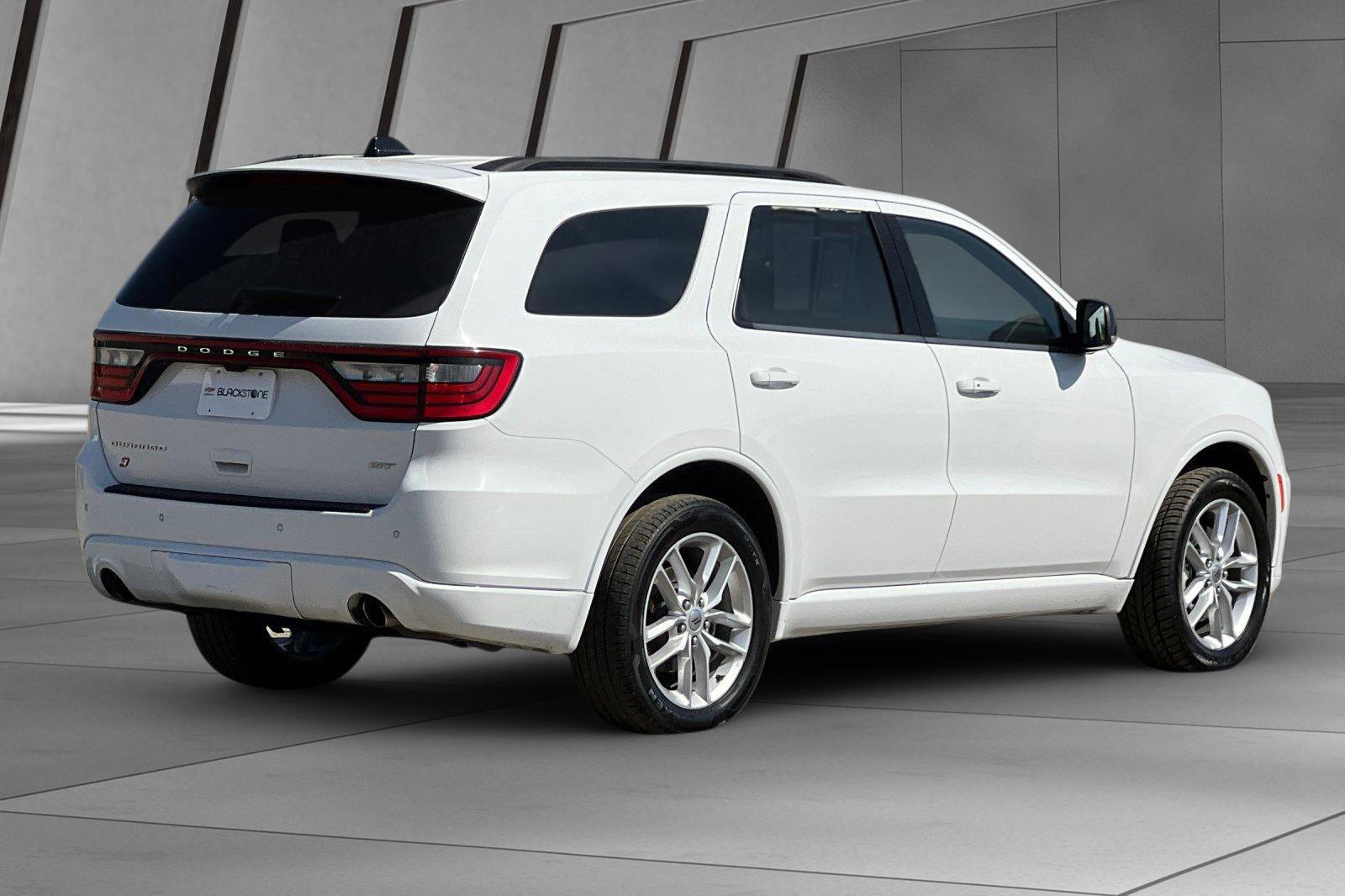 Used 2023 Dodge Durango GT image 4