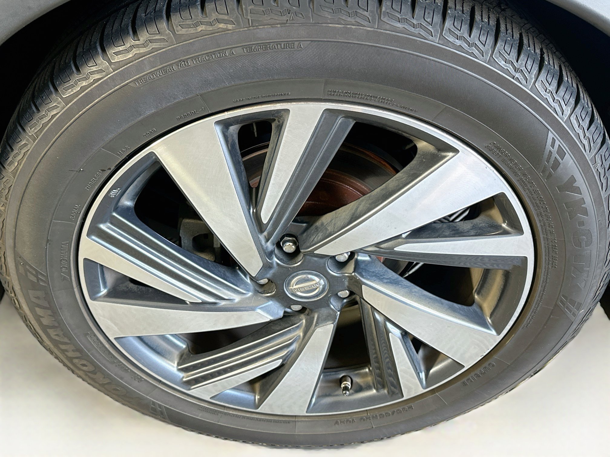 Used 2016 Nissan Murano Platinum w/ Platinum Technology Package FWD image 11