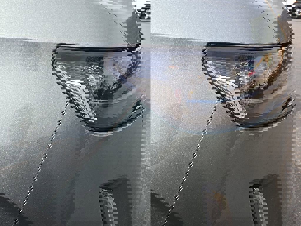 Certified 2023 Cadillac Escalade Sport Platinum w/ Heavy-Duty Trailer Package image 4