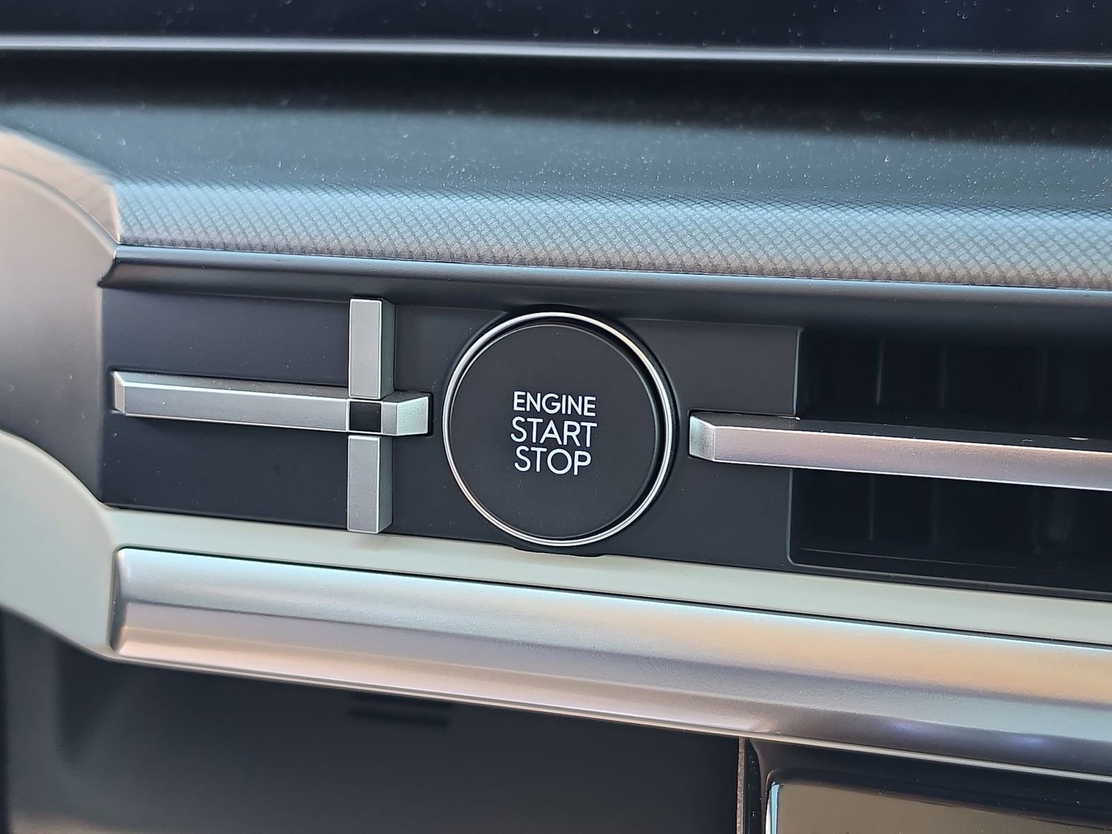 Used 2026 Hyundai Santa Fe SEL FWD image 36