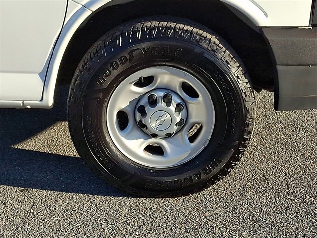 Used 2019 Chevrolet Express 2500 image 8