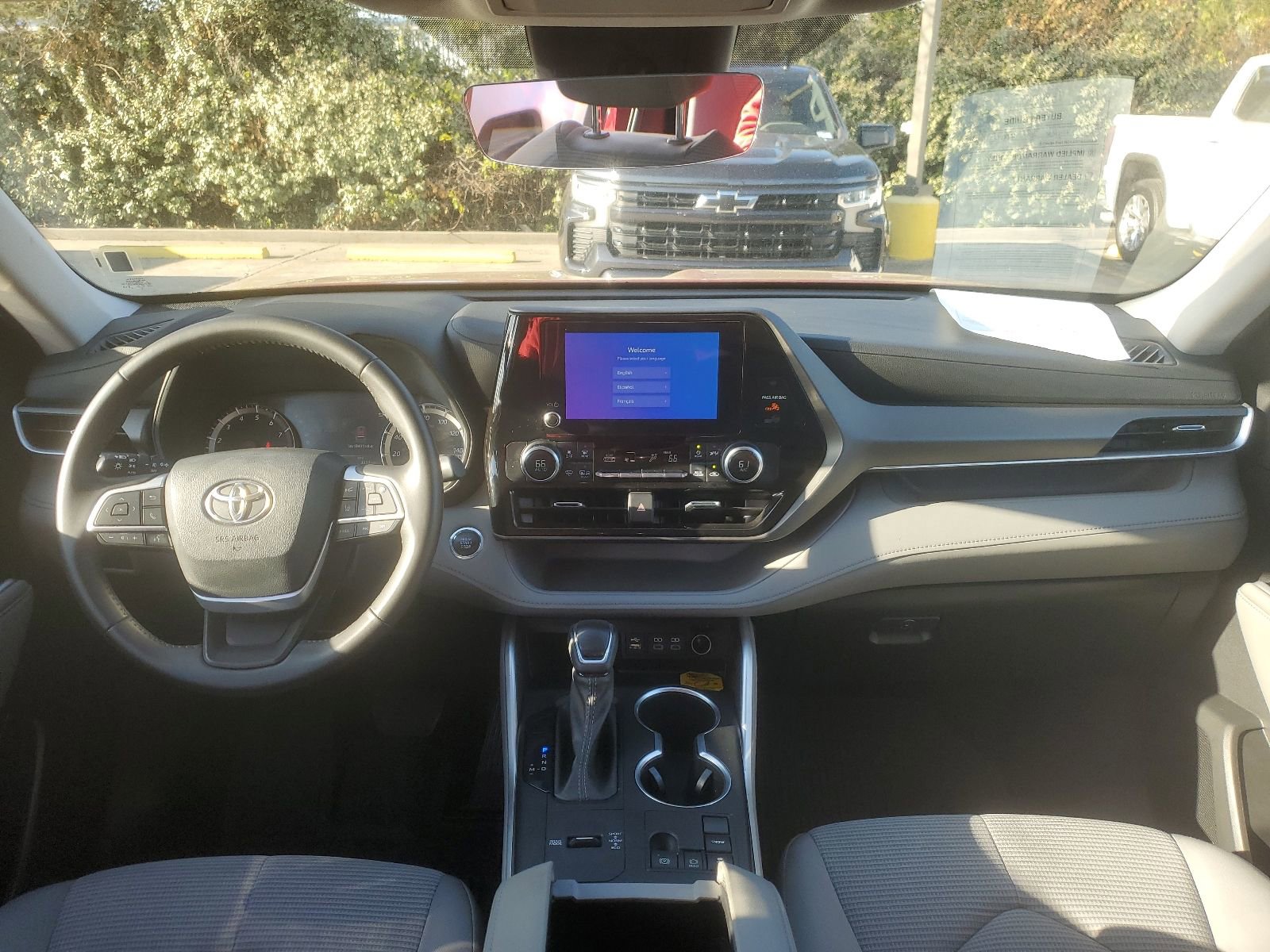 Used 2023 Toyota Highlander LE FWD image 10