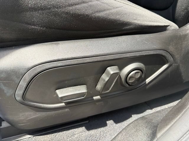 Used 2023 Jeep Grand Cherokee Laredo AWD/4WD image 21