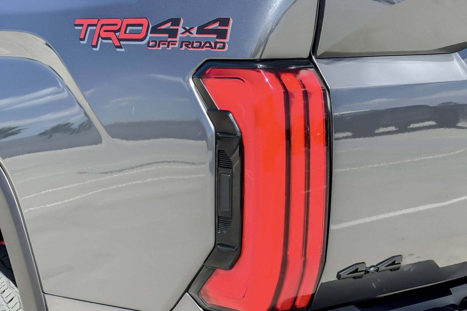 Certified 2025 Toyota Tundra Limited w/ TRD Off-Road Package AWD/4WD image 25