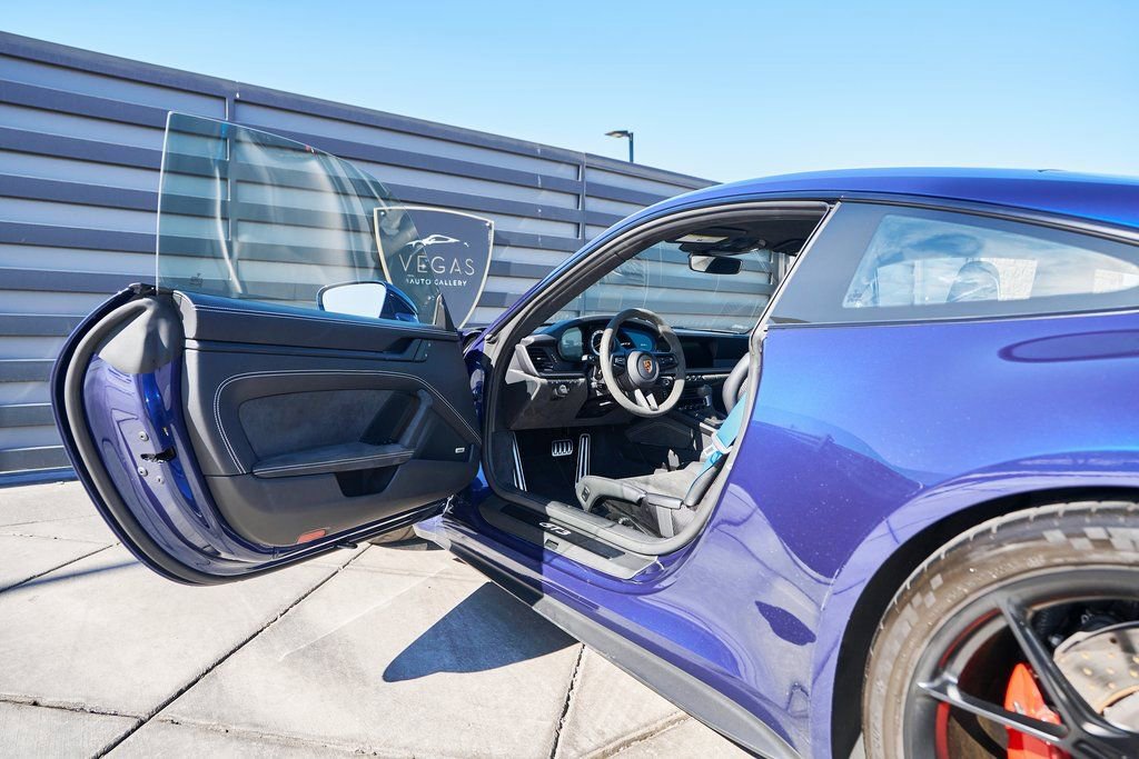 Used 2022 Porsche 911 GT3 image 25