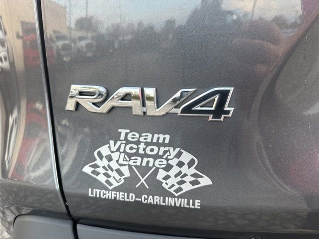 Used 2022 Toyota RAV4 XLE Premium image 12