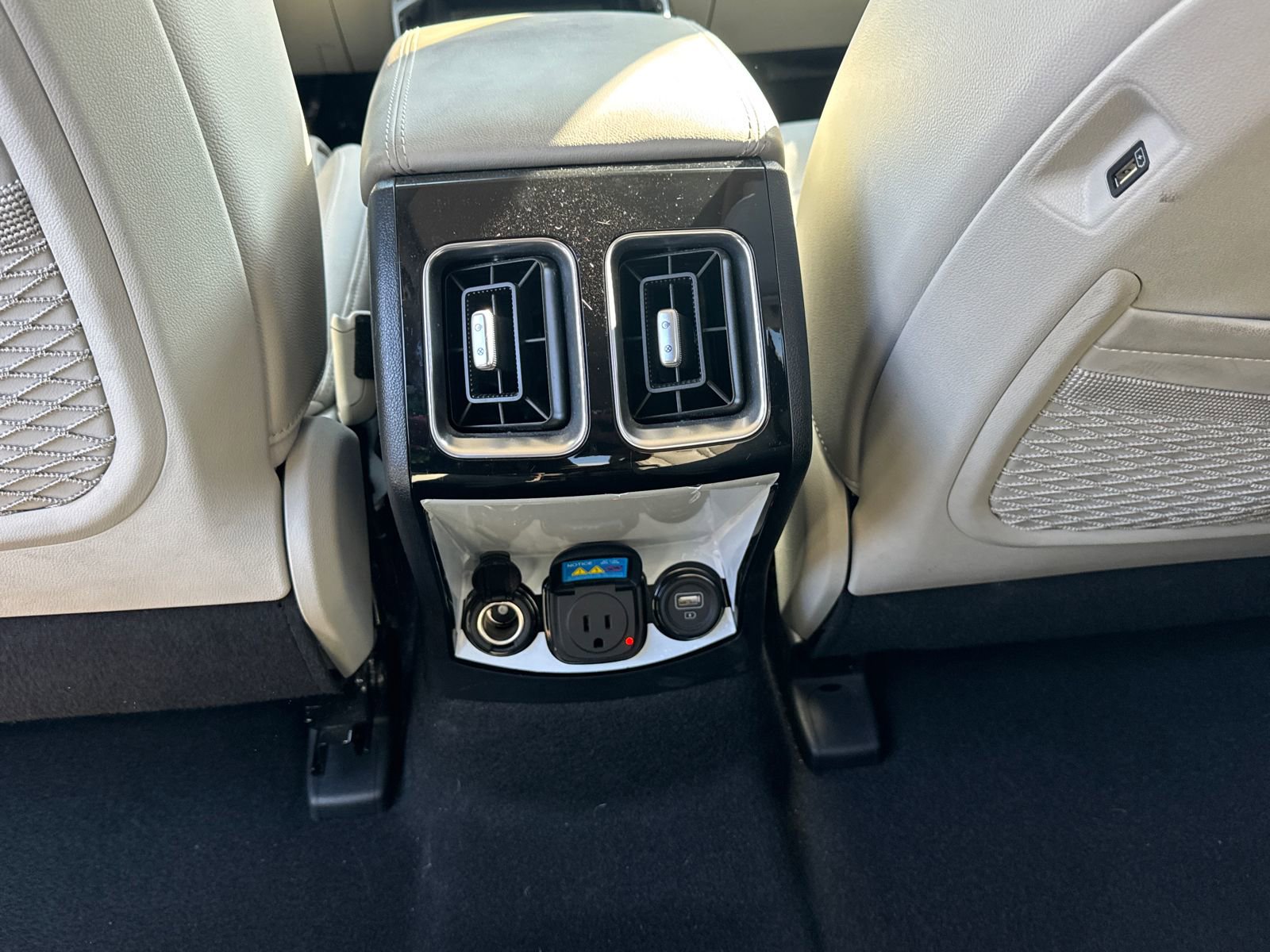 Used 2023 Kia Sorento SX Prestige image 25