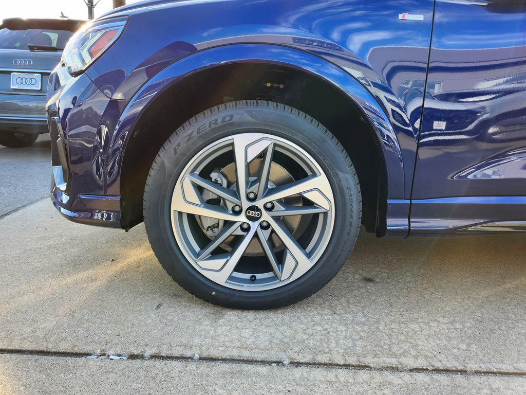 New 2025 Audi Q3 2.0T Premium image 22