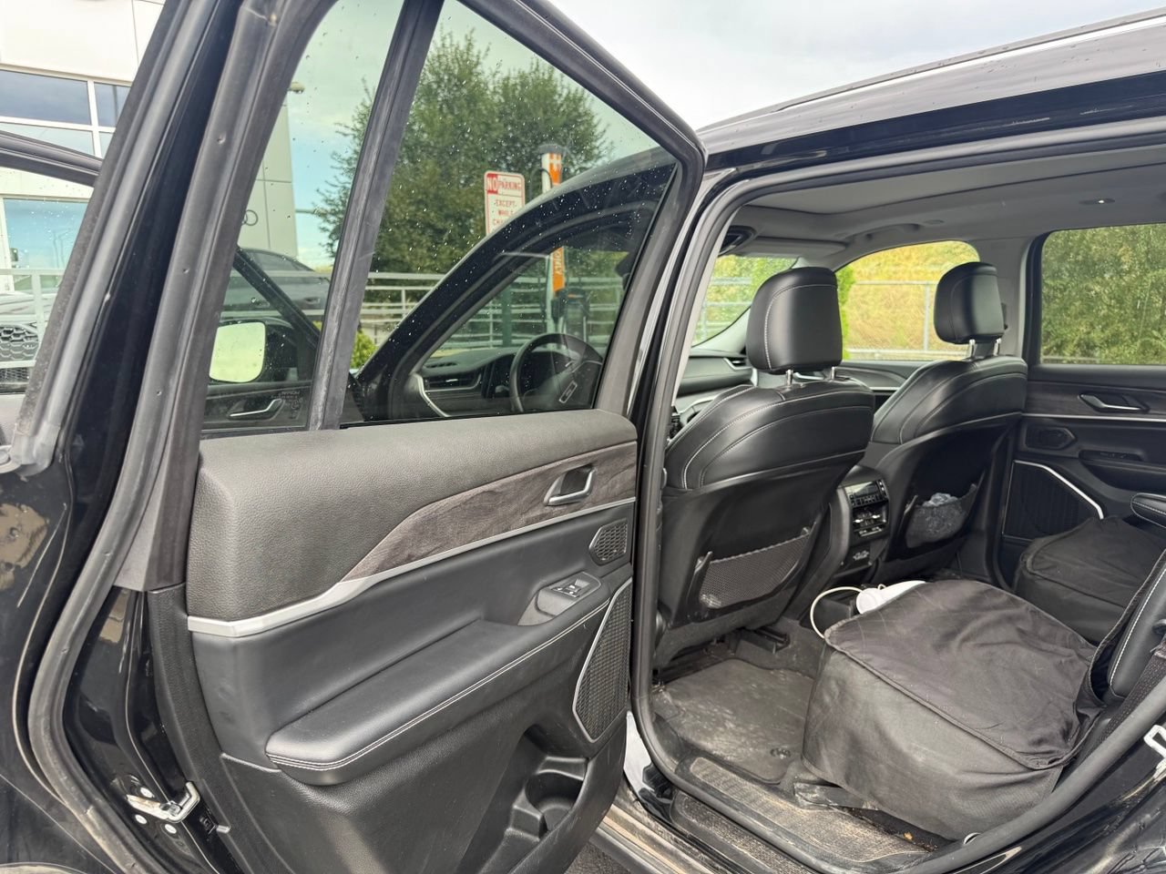 Used 2021 Jeep Grand Cherokee L Limited AWD/4WD image 10