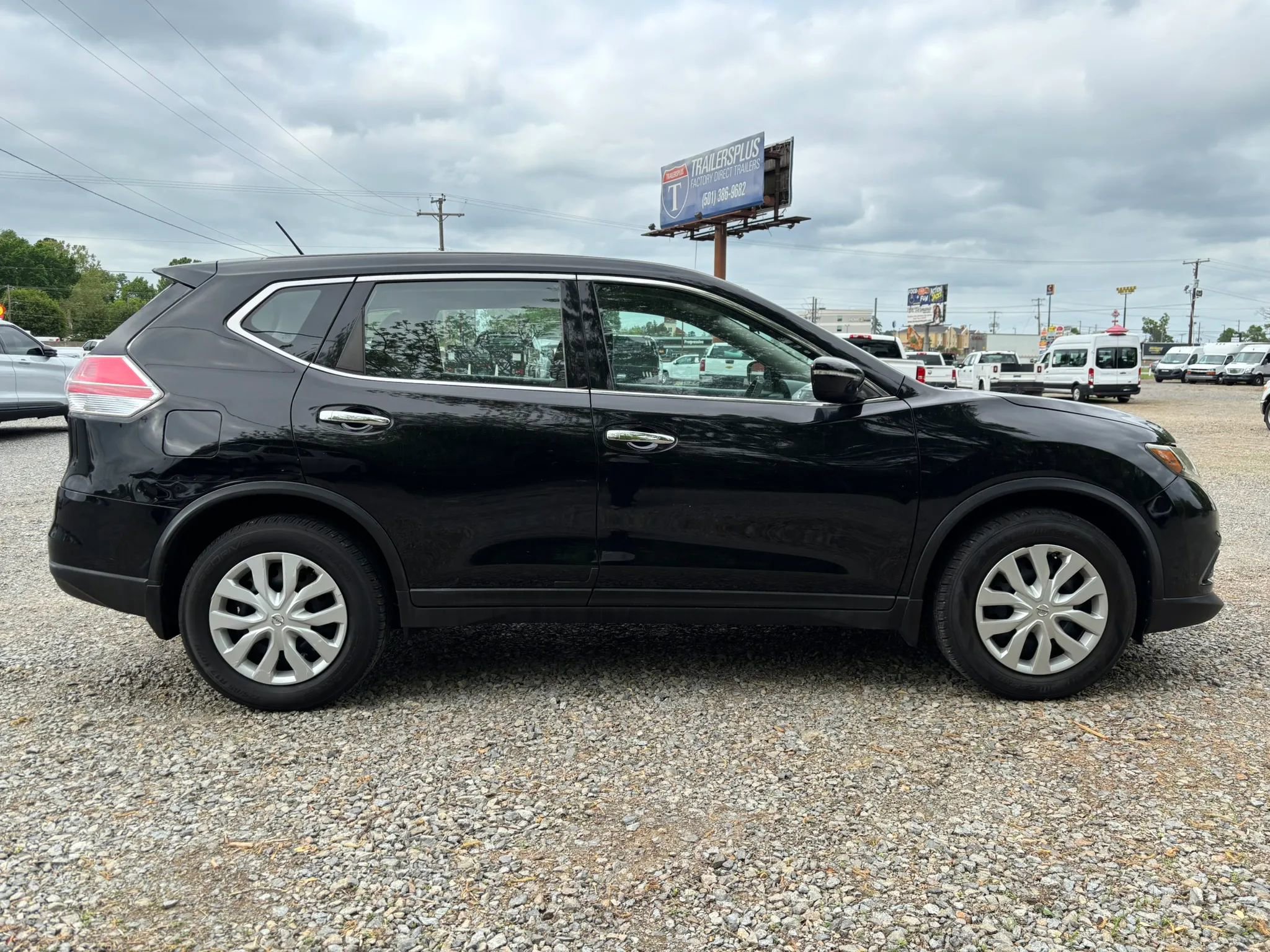 Used 2015 Nissan Rogue S image 6