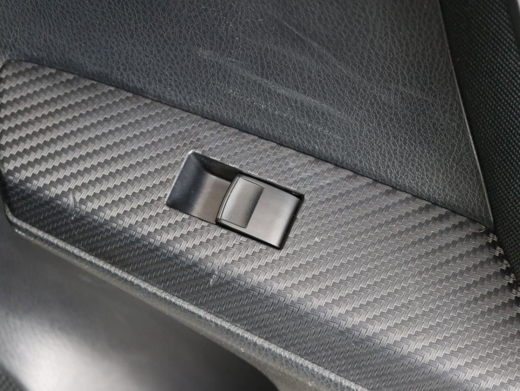 Used 2015 Toyota RAV4 LE AWD/4WD image 28