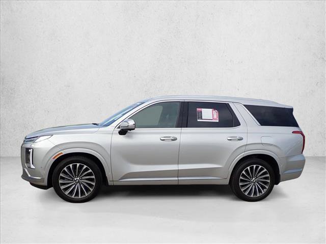 Used 2025 Hyundai Palisade Calligraphy FWD image 2