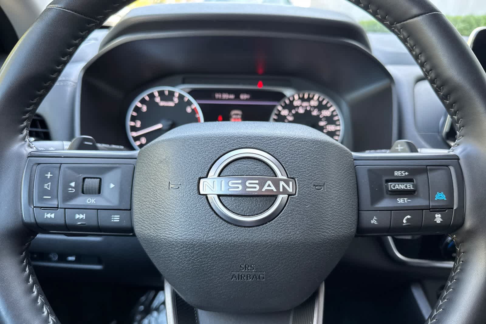 Used 2025 Nissan Rogue SV FWD image 23