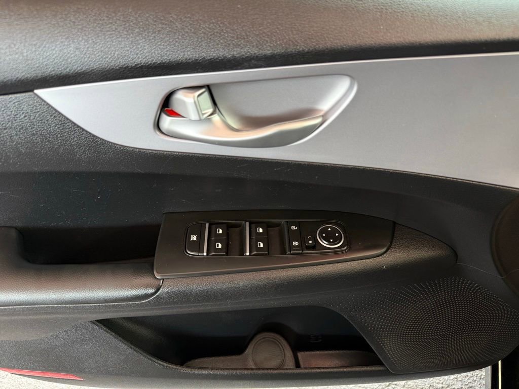 Used 2024 Kia Forte LXS w/ LXS Technology Package FWD image 18