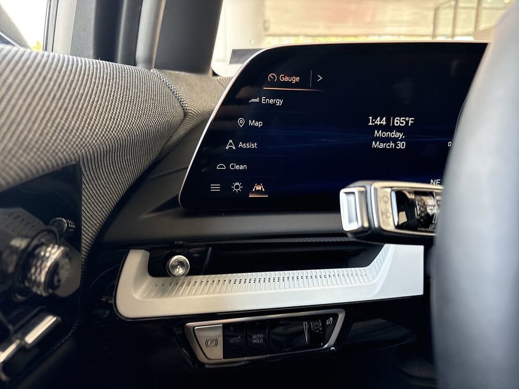 Certified 2025 Cadillac Optiq Luxury 2 w/ LPO, Floor Liner Package image 17