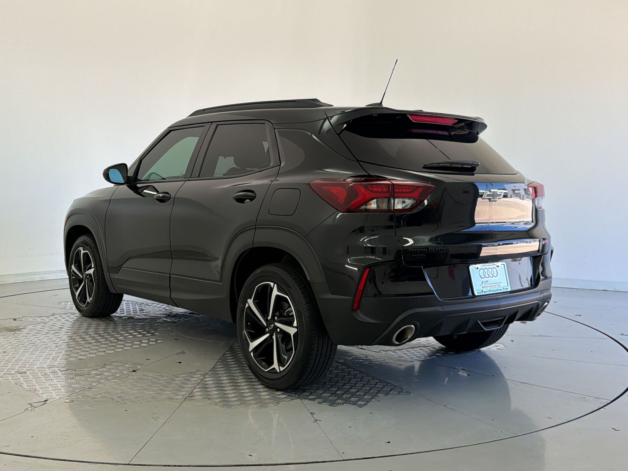 Used 2023 Chevrolet TrailBlazer RS AWD/4WD image 3