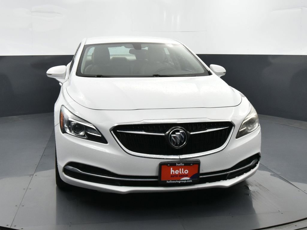 Used 2017 Buick LaCrosse Essence image 4