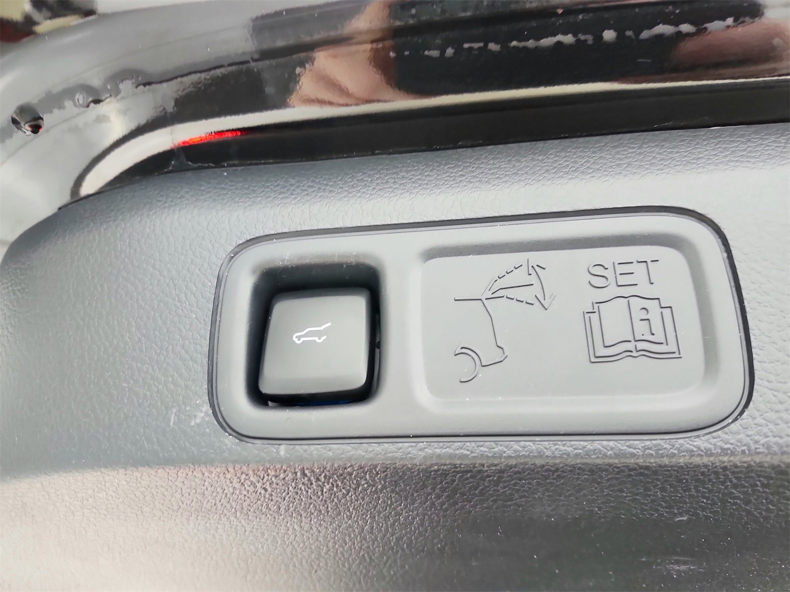 Used 2024 Ford Expedition Limited image 47