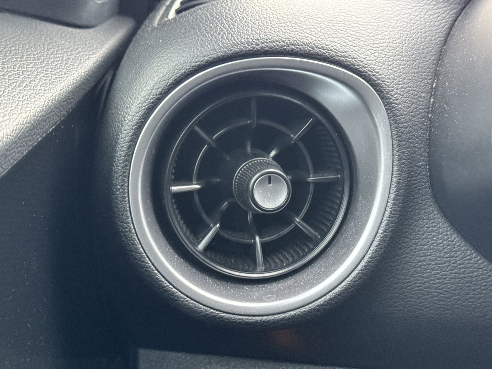 Used 2023 Kia Forte GT-Line w/ GT-Line Premium Package image 22