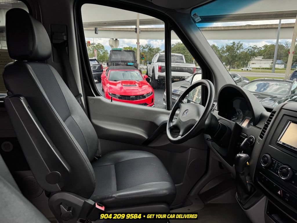 Used 2010 Mercedes-Benz Sprinter 2500 image 32