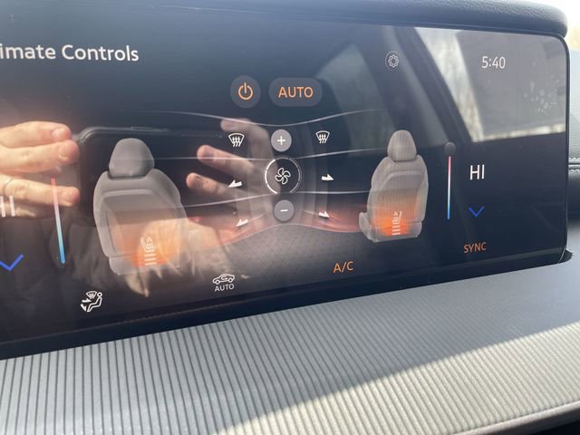 Certified 2025 Nissan Murano SV image 30