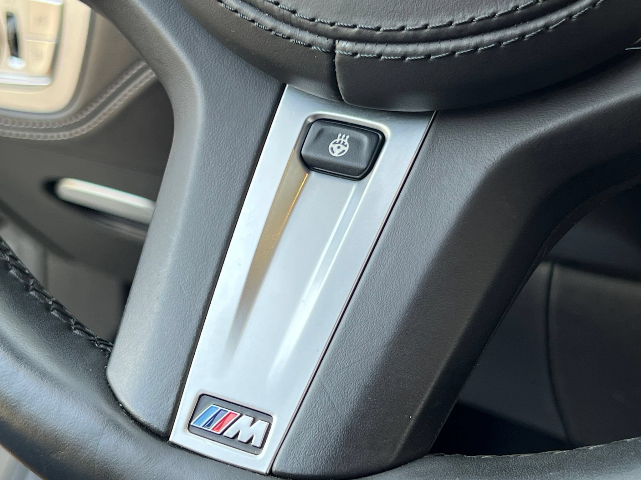 Used 2021 BMW M760i xDrive AWD/4WD image 32