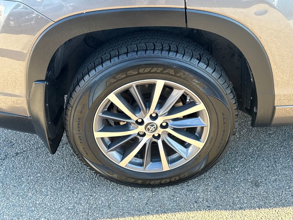 Used 2018 Toyota Highlander XLE image 42