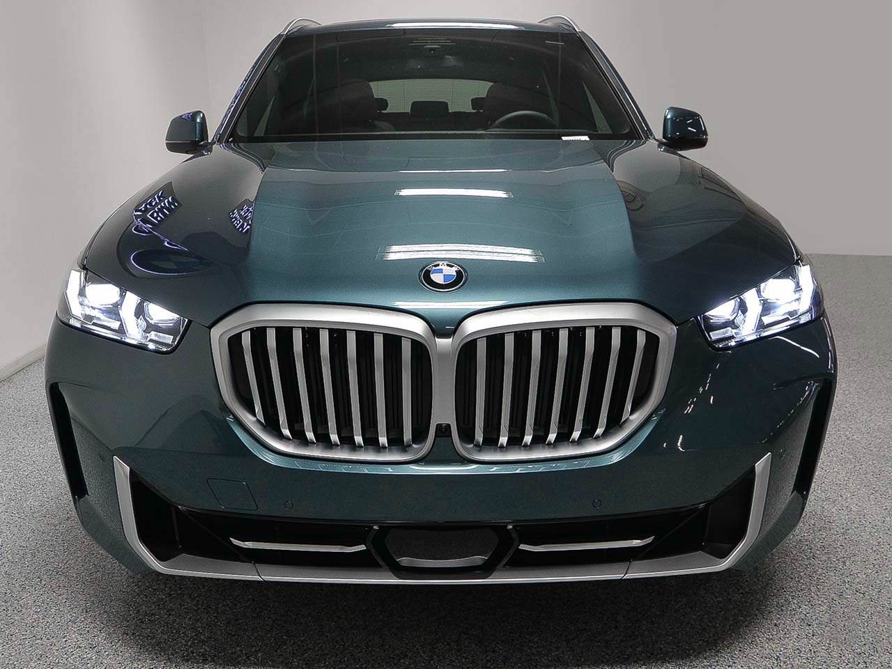 Used 2026 BMW X5 sDrive40i RWD image 2