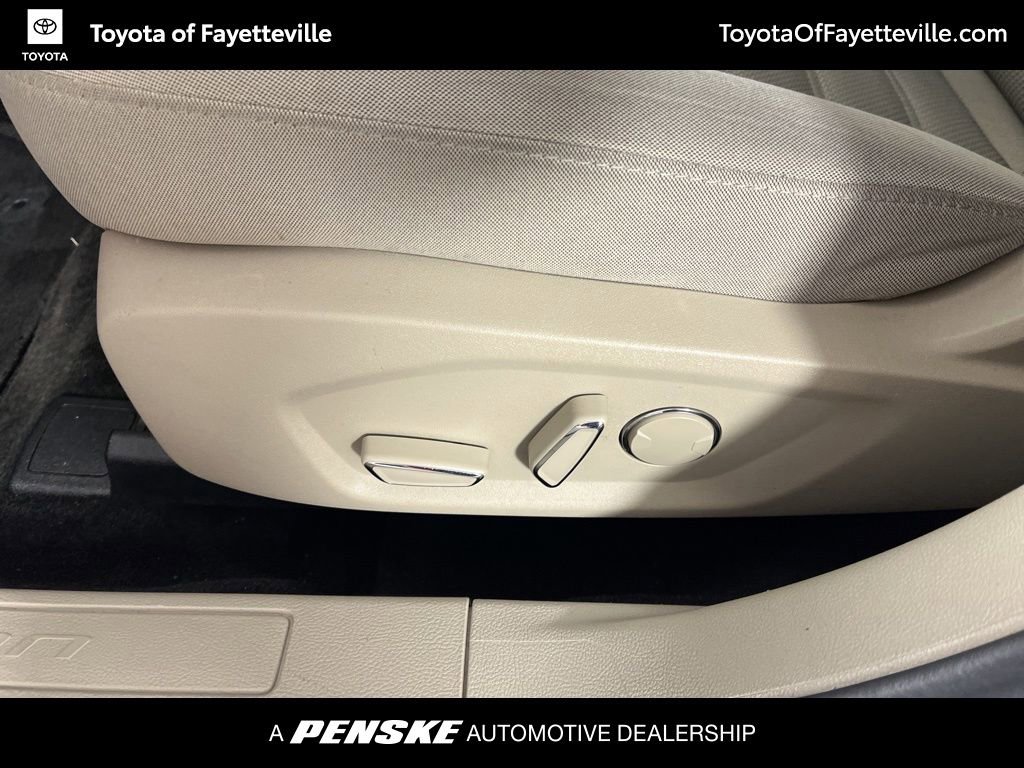 Used 2018 Ford Fusion SE image 22