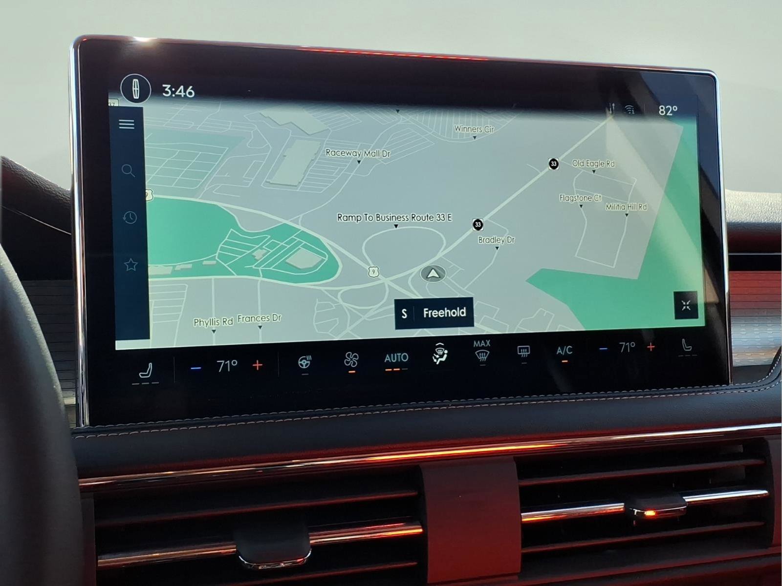 Used 2024 Lincoln Corsair AWD w/ Equipment Group 101A image 8