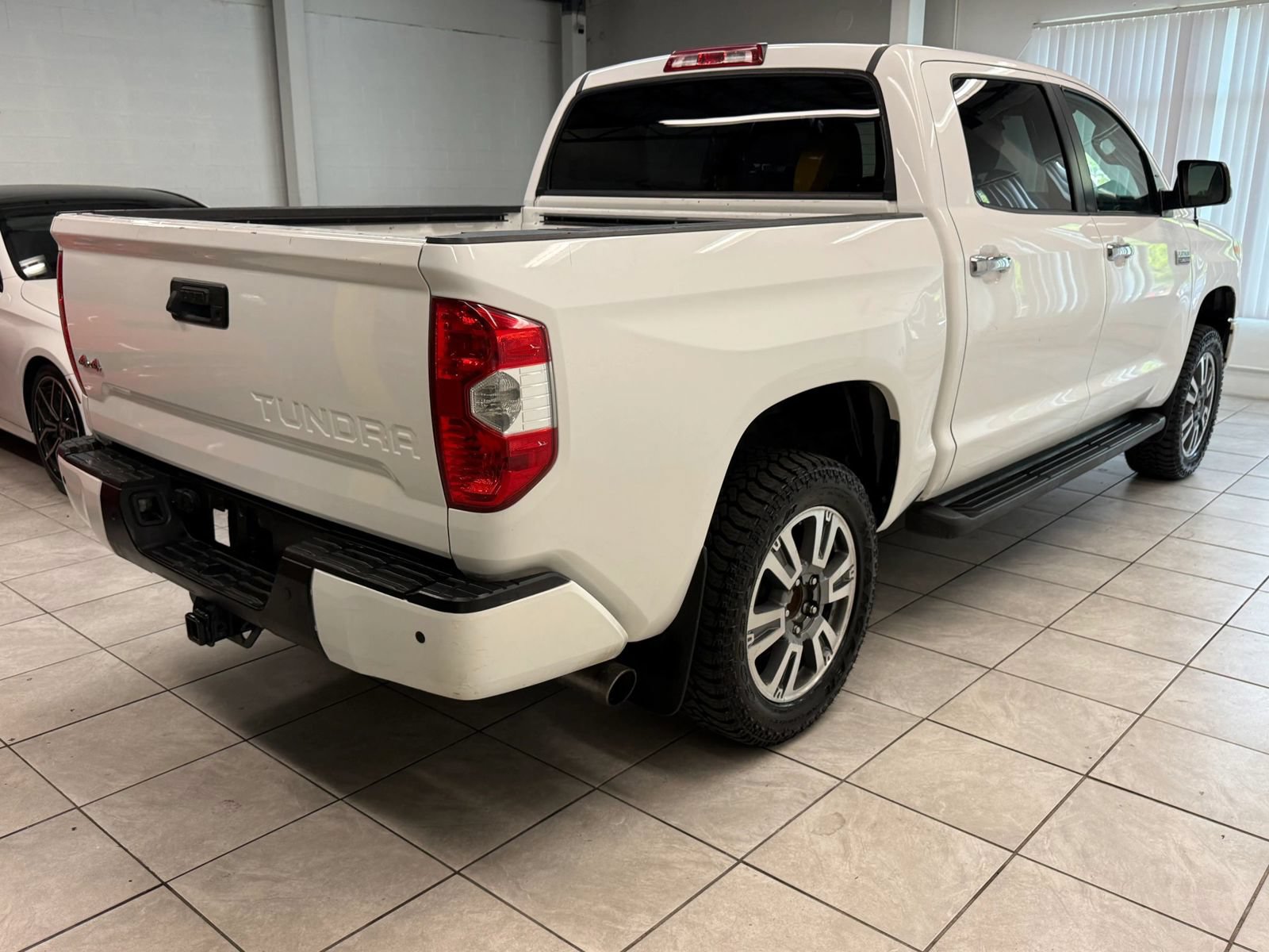 Used 2018 Toyota Tundra Platinum AWD/4WD image 9