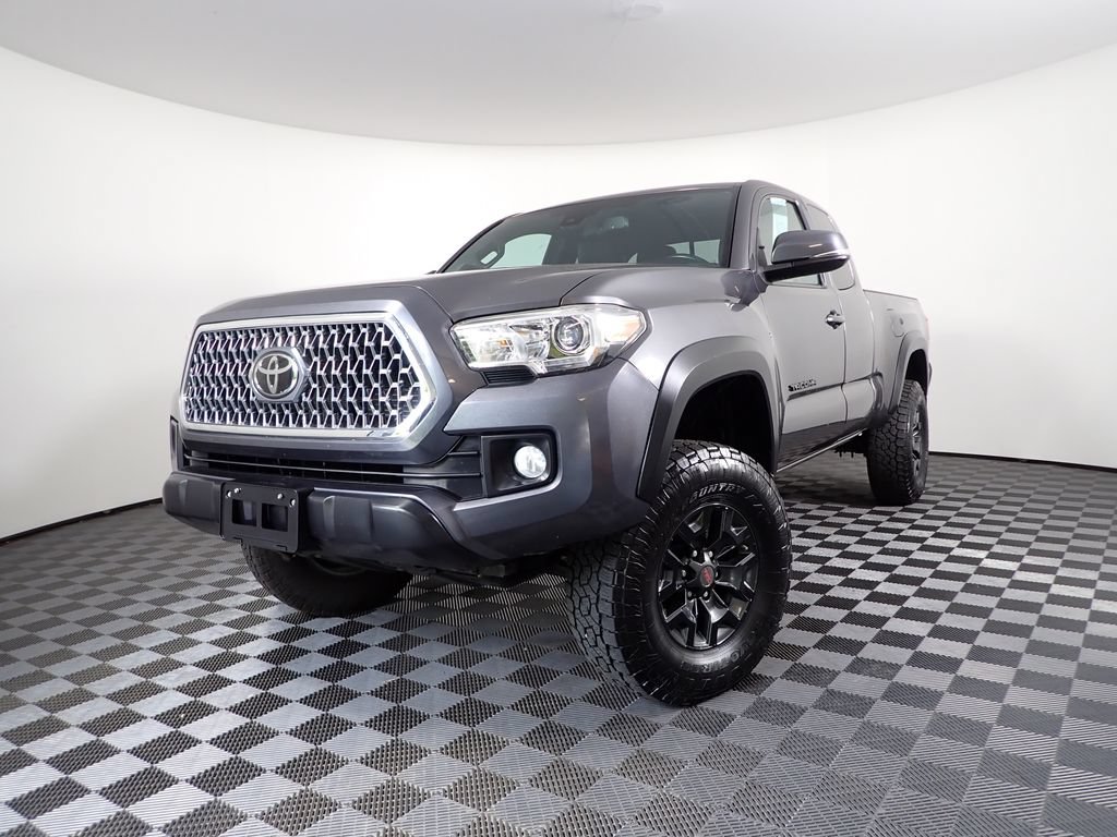 Used 2019 Toyota Tacoma TRD Off-Road AWD/4WD image 2
