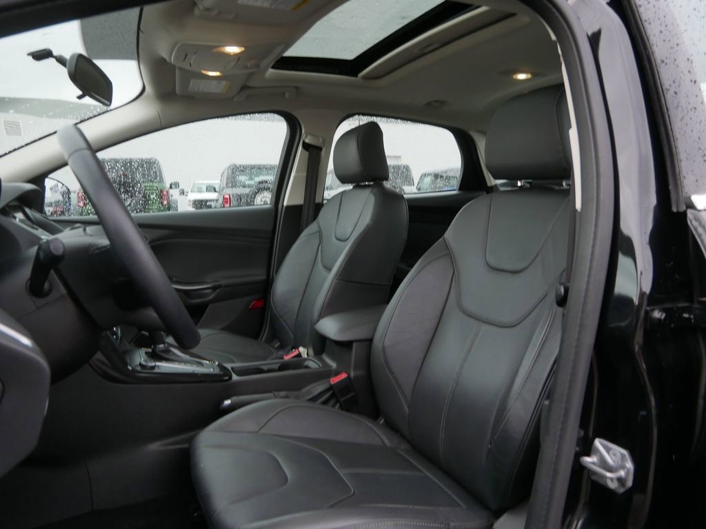 Used 2015 Ford Focus Titanium w/ Titanium Cold Weather Package image 11