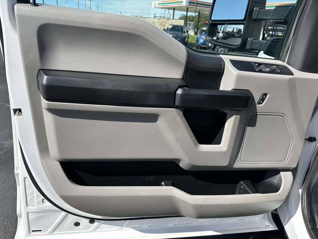 Used 2020 Ford F550 Luxury RWD image 9