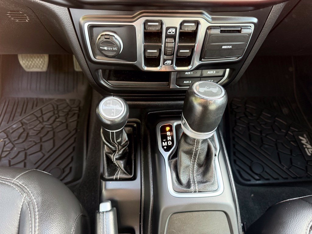 Used 2023 Jeep Wrangler Unlimited Sahara AWD/4WD image 22