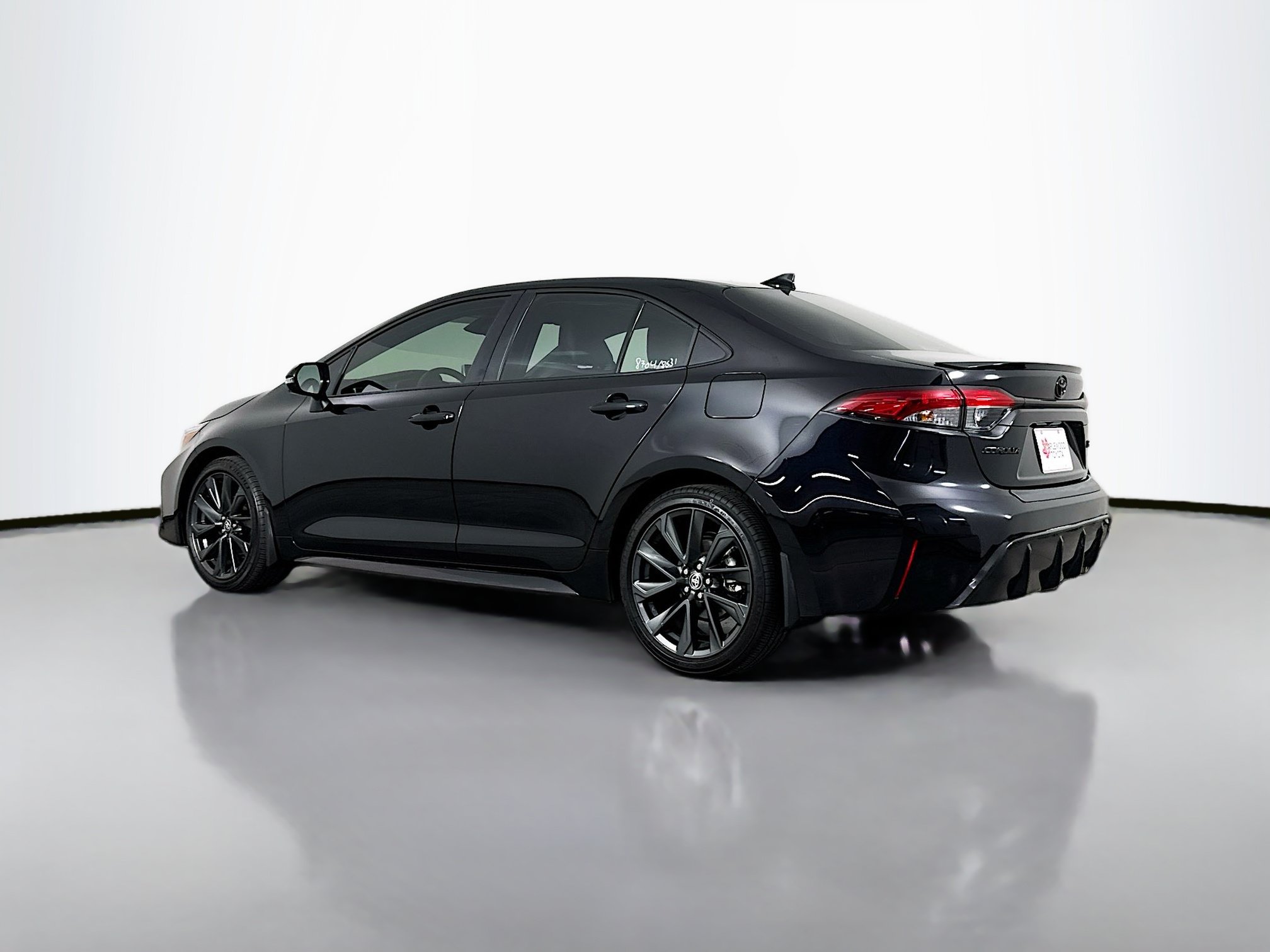 Certified 2025 Toyota Corolla XSE FWD image 5