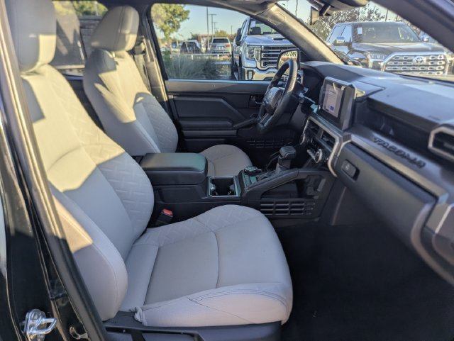 Used 2024 Toyota Tacoma SR5 AWD/4WD image 30