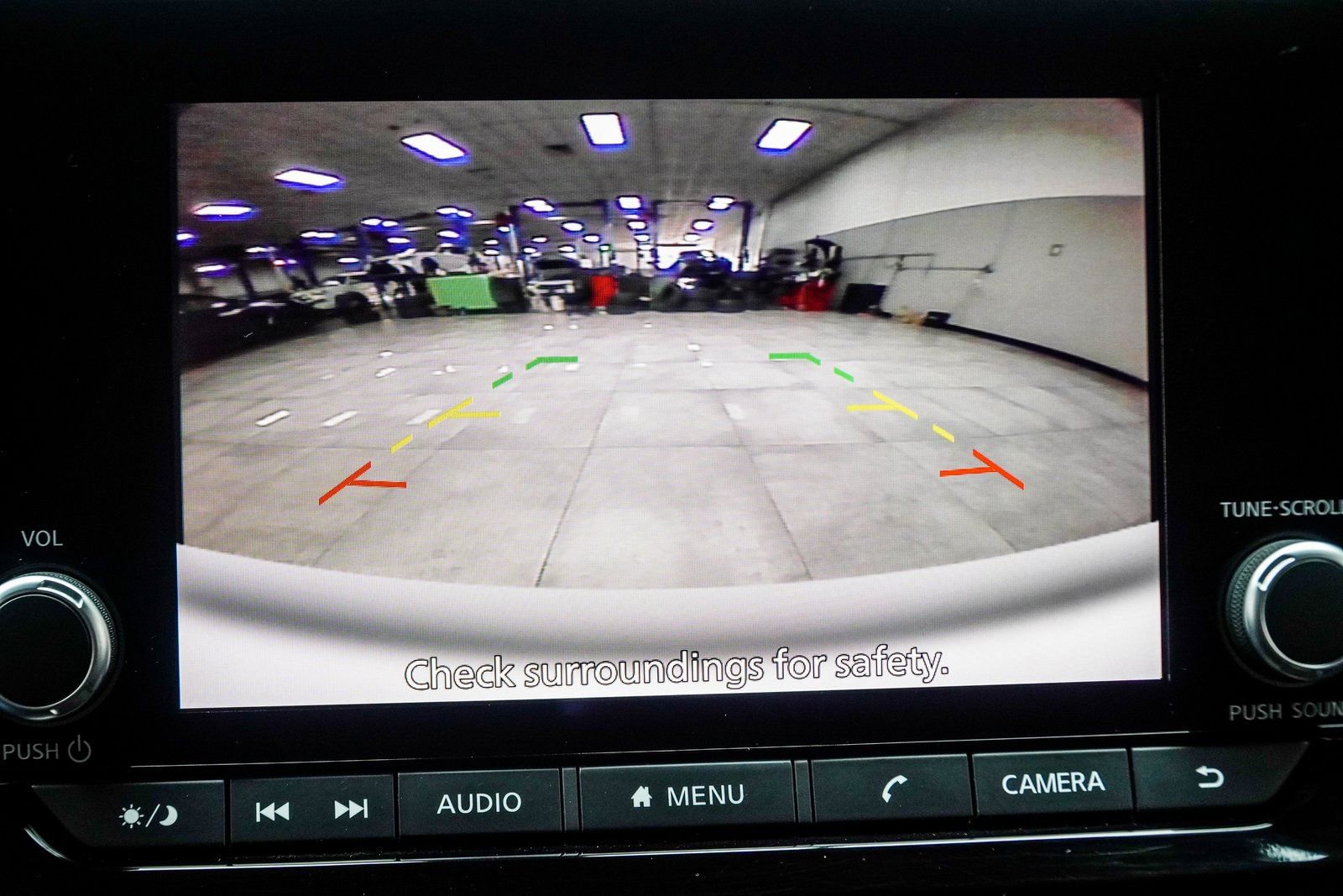 Used 2025 Nissan Pathfinder SV image 23