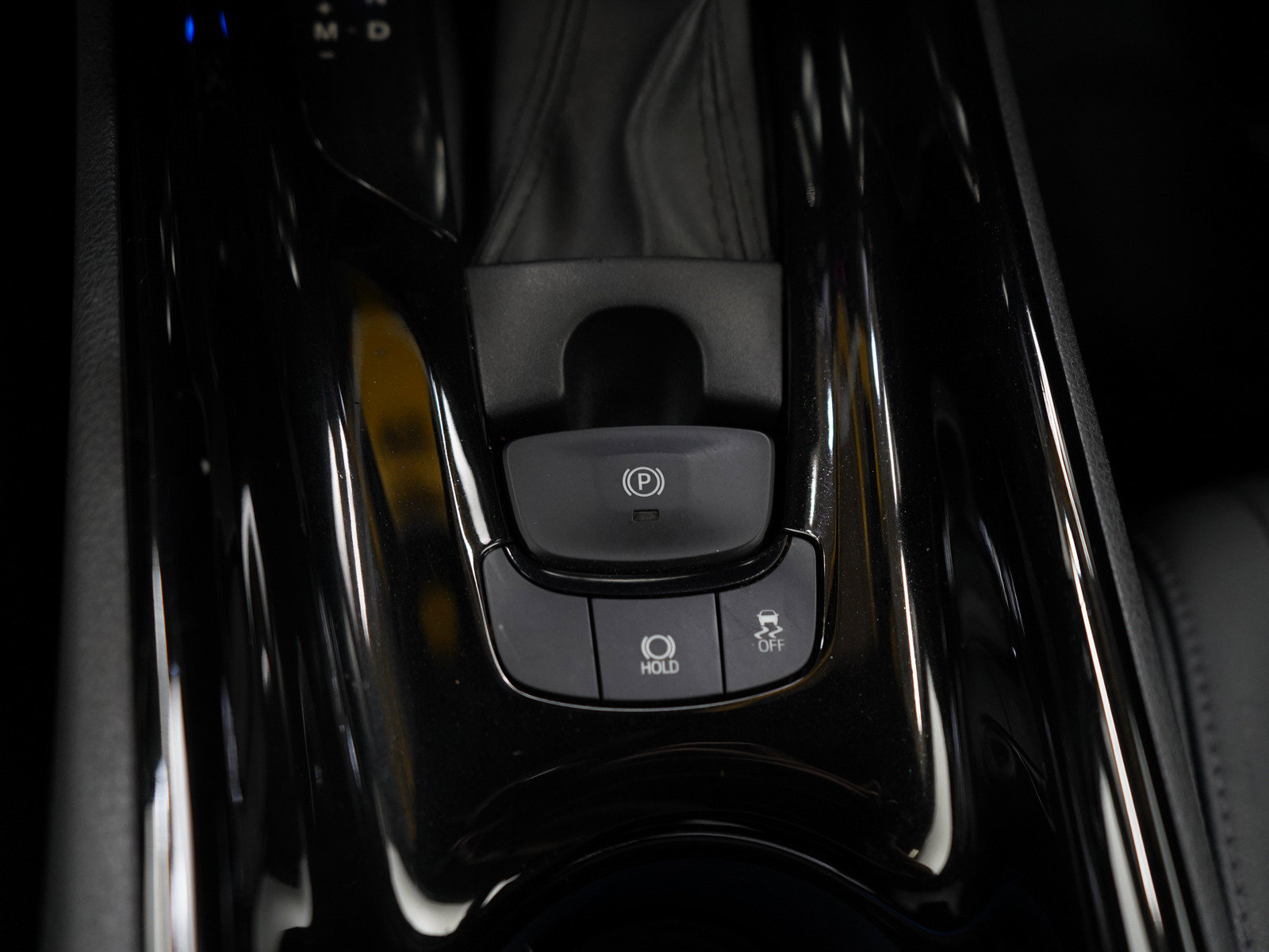 Used 2019 Toyota C-HR Limited FWD image 23
